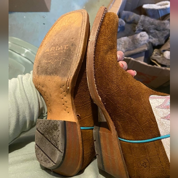 🌟⭐HOST PICK🌟⭐ Ariat Derby Cowboy Boots🍭🤠 - Picture 3 of 5